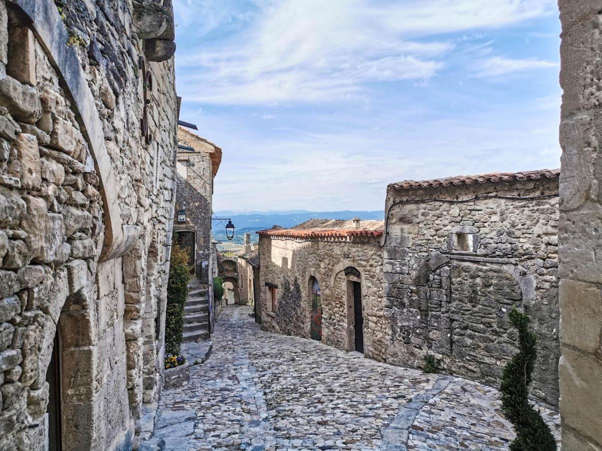 Les Cabanes De La Fontaine Lacoste  Eksteriør billede