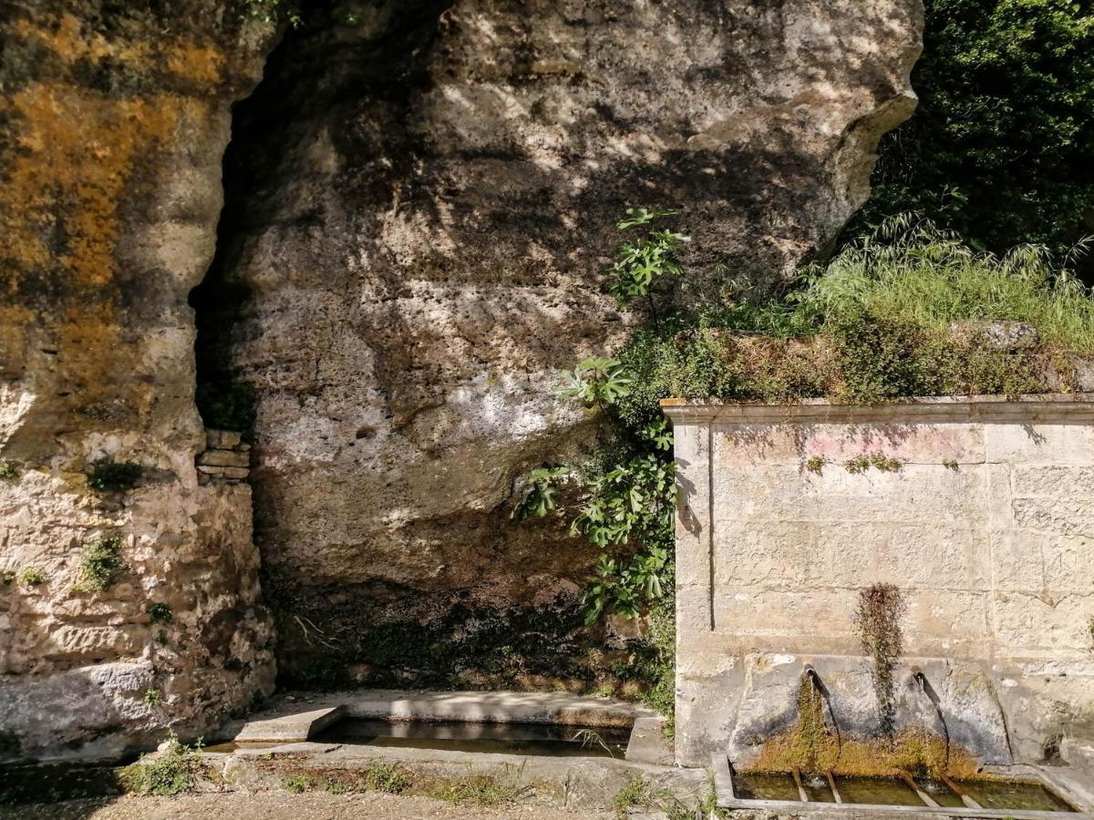 Les Cabanes De La Fontaine Lacoste  Eksteriør billede