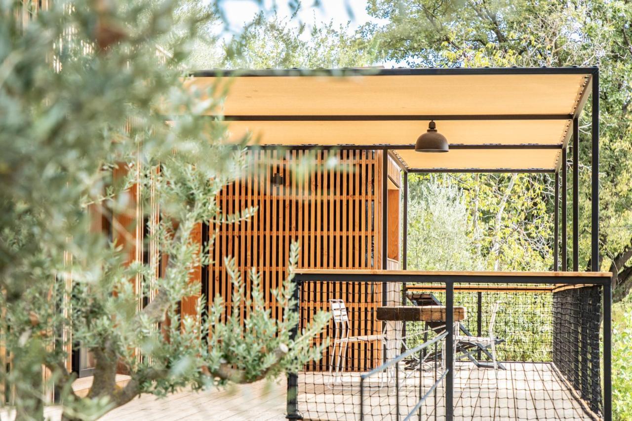 Les Cabanes De La Fontaine Lacoste  Eksteriør billede