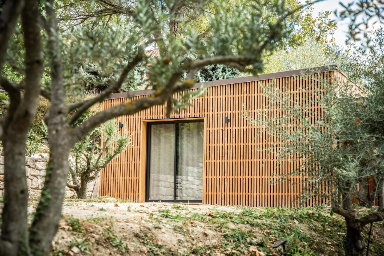Les Cabanes De La Fontaine Lacoste  Eksteriør billede