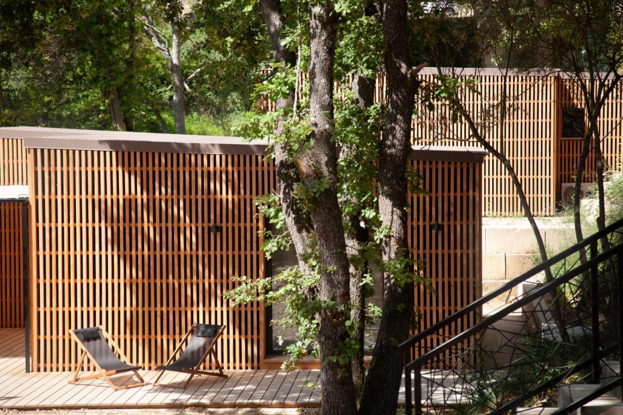 Les Cabanes De La Fontaine Lacoste  Eksteriør billede